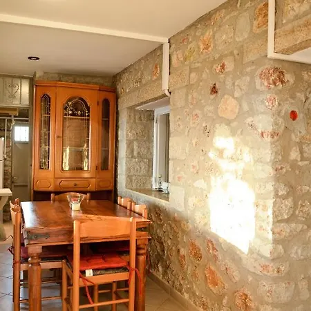 Stone House Perivolakia (Messenia)